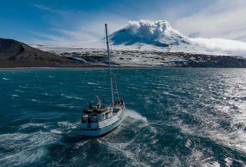 Explorer - Lago de Fogo