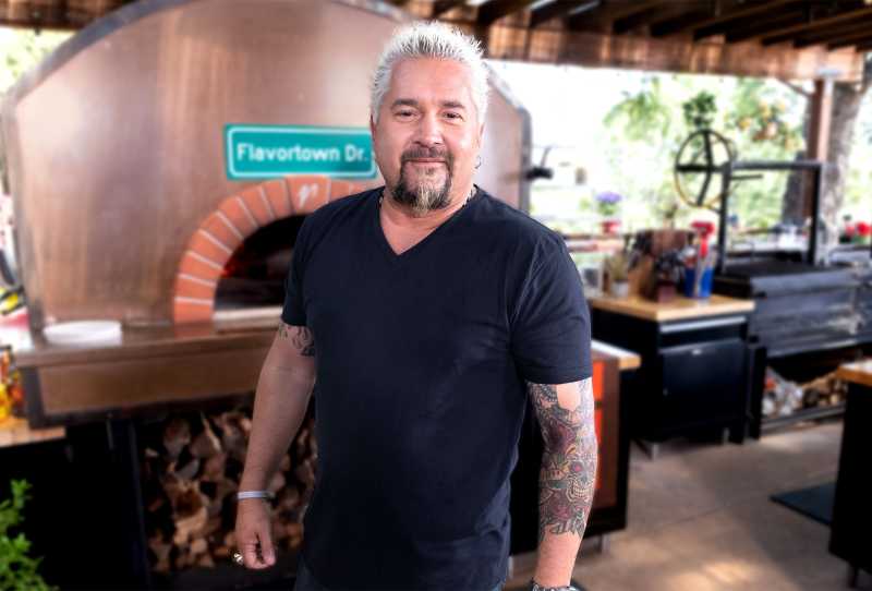 Guy Fieri Entre Amigos