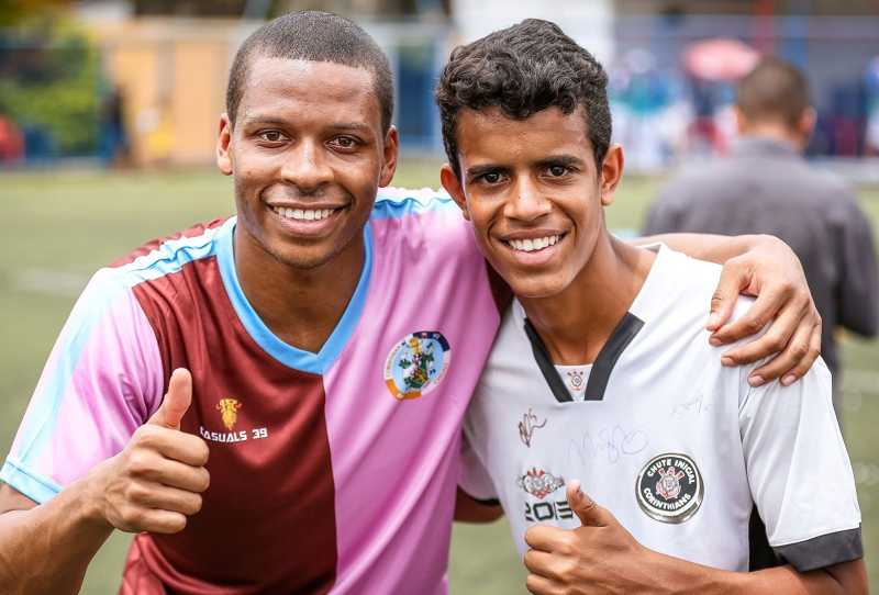 Irmãos no Futebol - A História dos Dois Corinthians