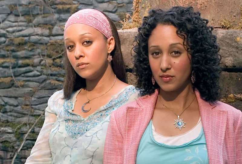 Twitches - As Bruxinhas Gêmeas