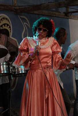 La niña Emilia, déjala morir (Series) E05 Programación de TV en